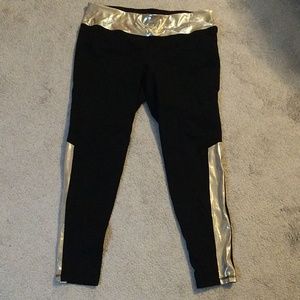 Livi Active gold black leggings 18/20